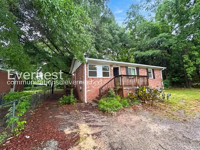 2746 Mary Ave — Photo 3