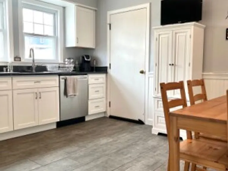 41-43 N Crescent Cir #2B — Photo 2