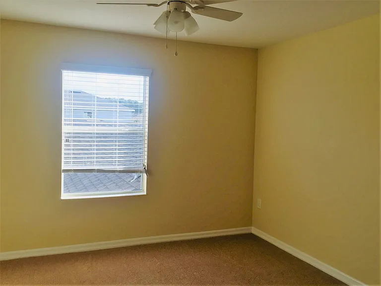12826 Strode Ln — Photo 17