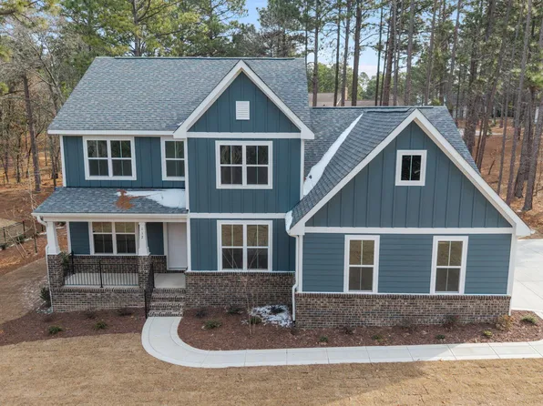 112 Callis Circle, West End, NC 27376