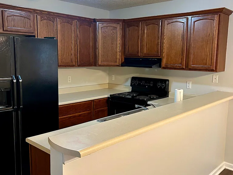 313 Lisbon Dr — Photo 3