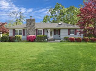 132 S Country Rd, East Patchogue, NY 11772