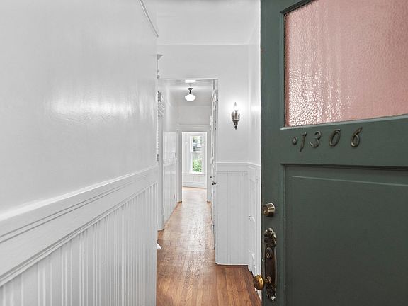2nd image of 1306 Hyde St