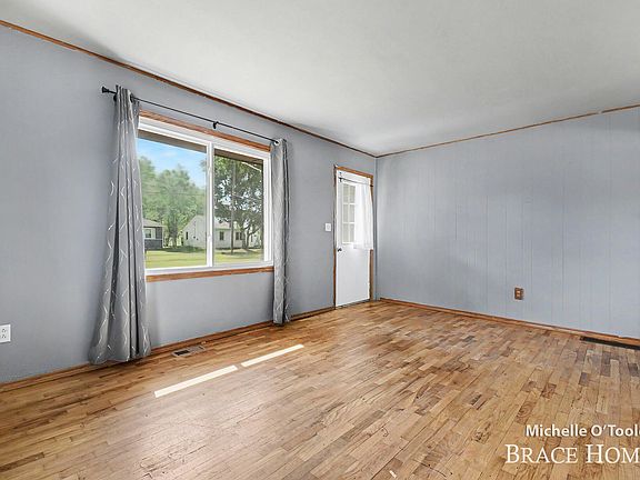 4th image of 5409 Madison Ave SE