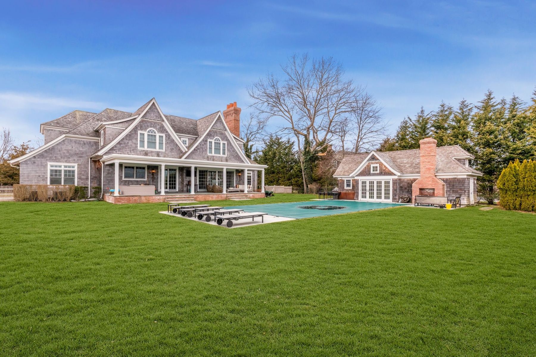 91 Bailey Rd in Southampton Out East