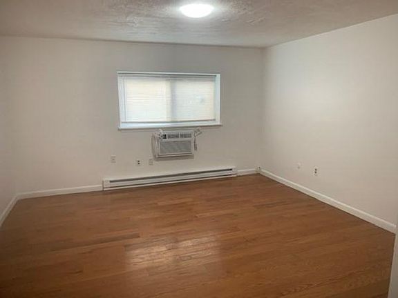 3rd image of 590 American Legion Hwy APT 5