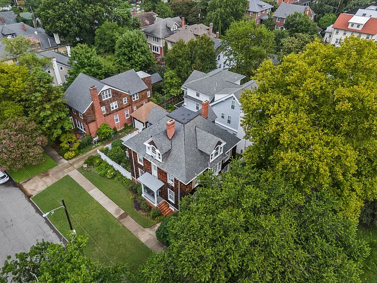 Timeless Ghent Home features charm and elegance in Historic Stockley Gardens — Photo 36