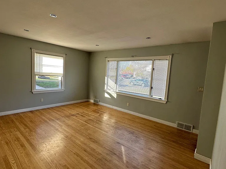 N56W5579 Sunnyside Ln — Photo 6