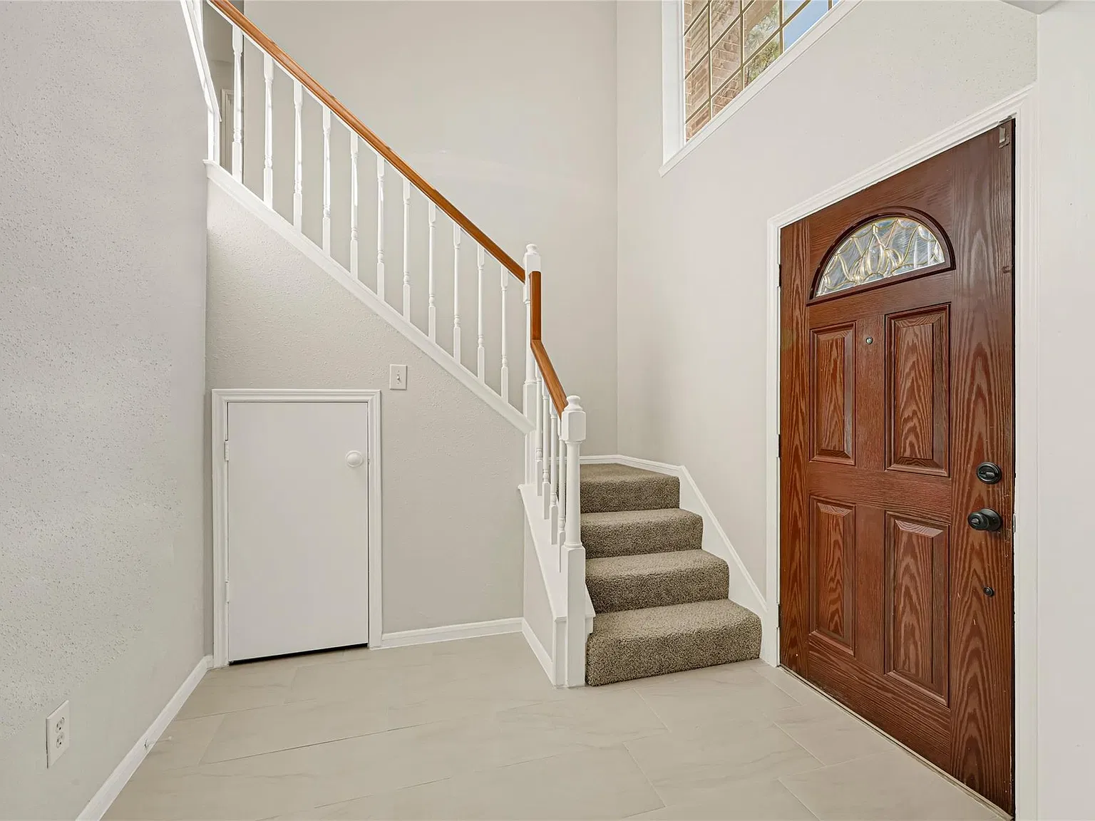 4 bed, 2.5 bath, 2249 sqft, $2,750 — Photo 3