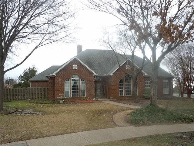 1st image of 2305 Willowglen Dr
