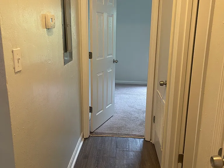 1320 Burgess Dr #1320 — Photo 10