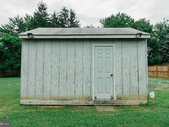 3rd image of 4073 Stanberry Ave