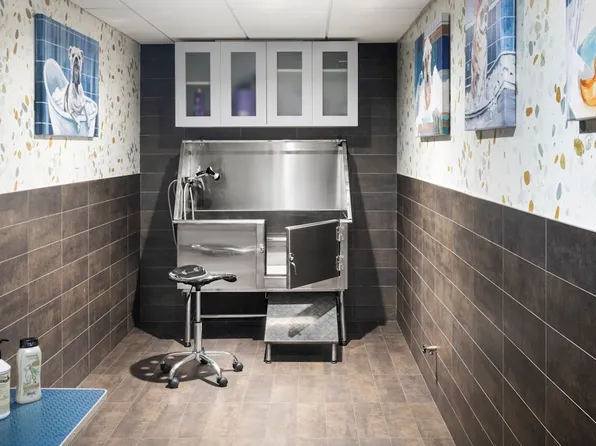 535 West 43rd Street image 22 of 23