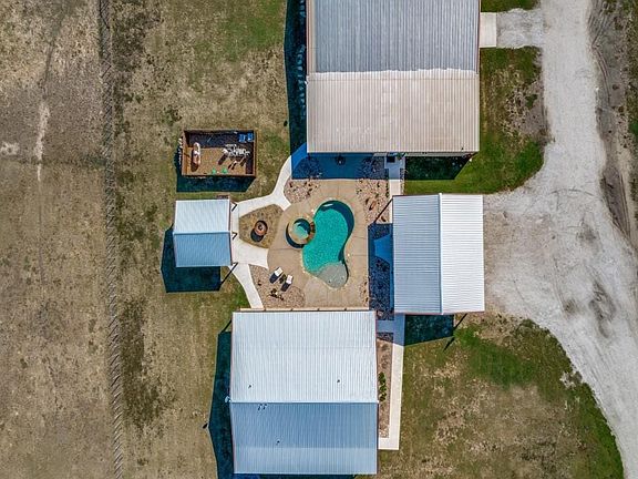 2nd image of 2170 County Road 218