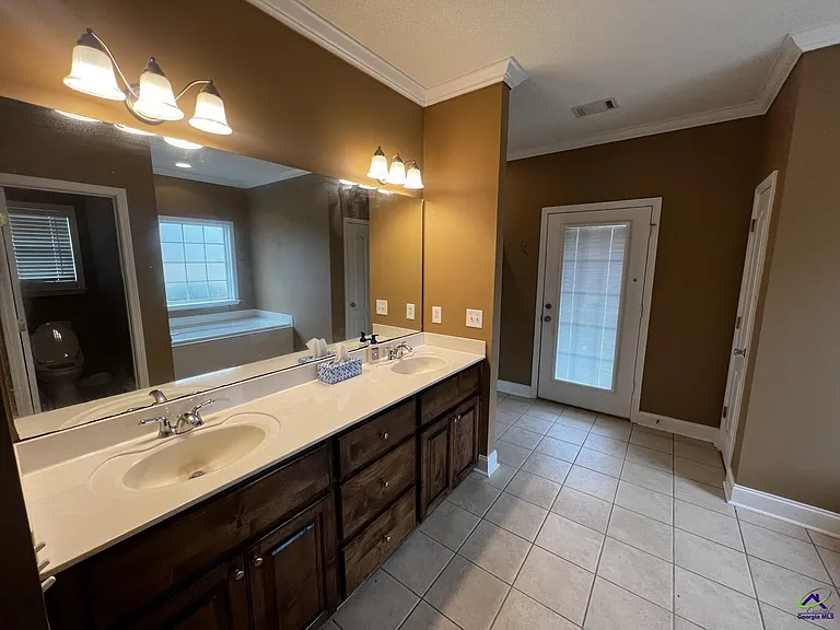 104 Jennifer Ln — Photo 13