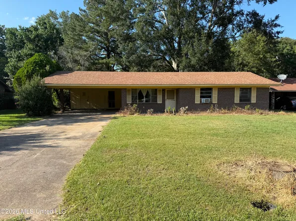 108 Crimson Ln, Brandon, MS 39042