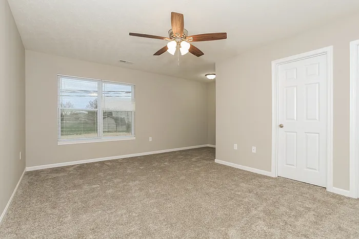 430 Clara Dr — Photo 5
