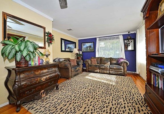 2nd image of 10128 Casa De Oro Blvd