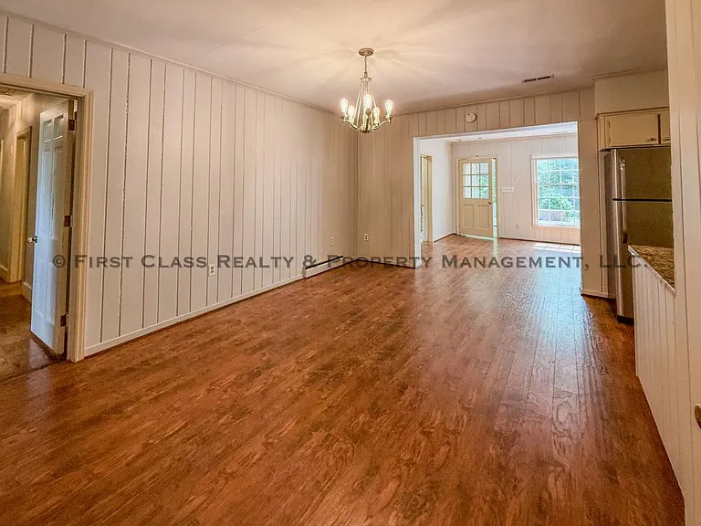 500 Ashworth Rd — Photo 8