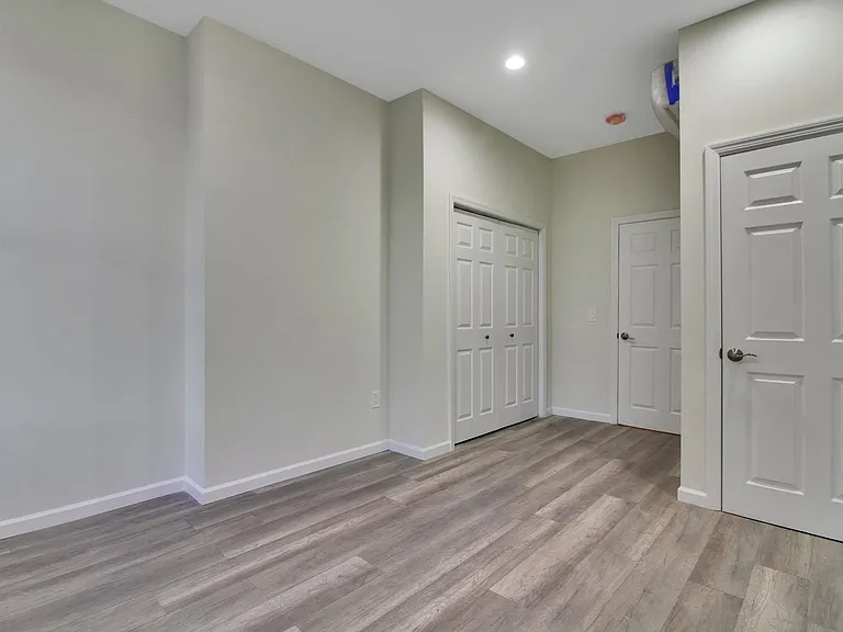 332 Jackson St #2L — Photo 3