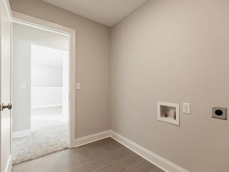 1703 Southpoint Ln — Photo 44