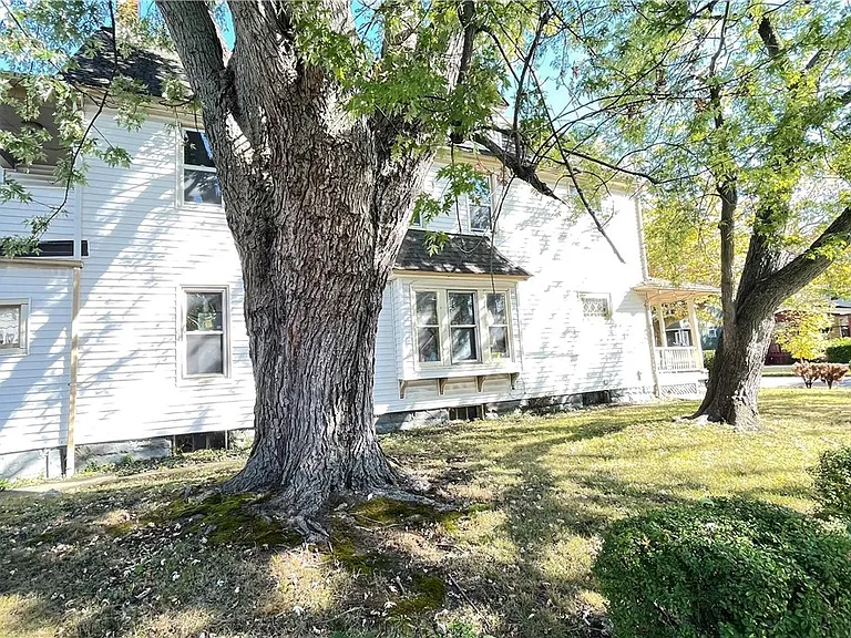4322 Bush Ave — Photo 5