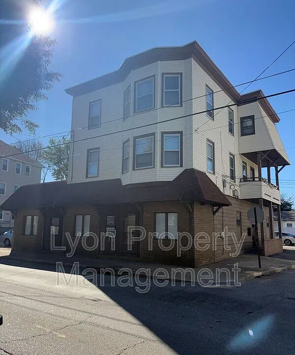97 Columbus Ave #1R