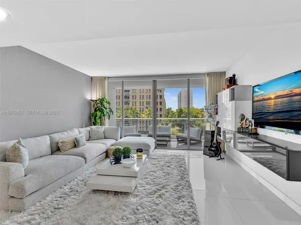 2950 NE 188th St APT 312, Aventura, FL 33180