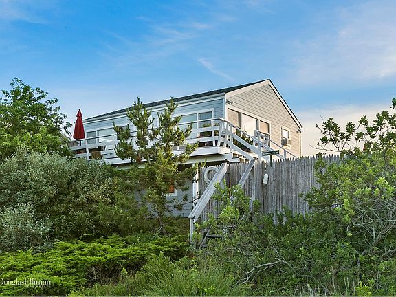 3rd image of 61 Dunes Ln