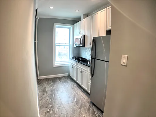 Rented by RealTegrity NY LLC | media 12