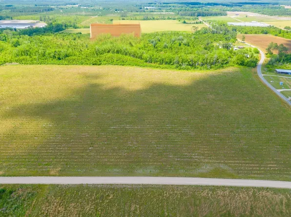 11 Sellers Rd N, Baxley, GA 31513