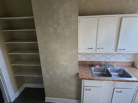 5th image of 322 Logan St #2-4