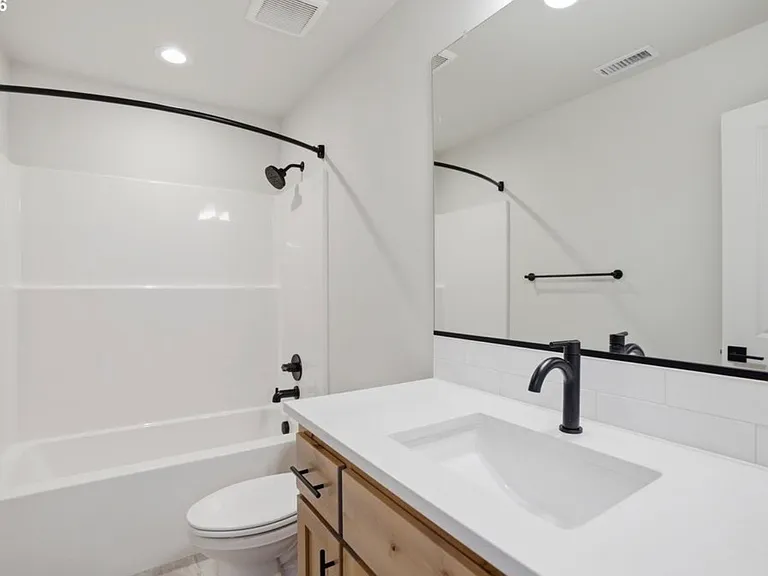 814 SE 34th Cir — Photo 34