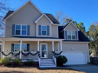 220 Everett Dr, Sneads Ferry, NC 28460