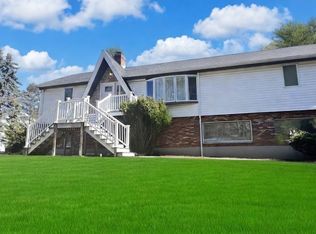 5 Flintlocke Rd, Franklin, MA 02038