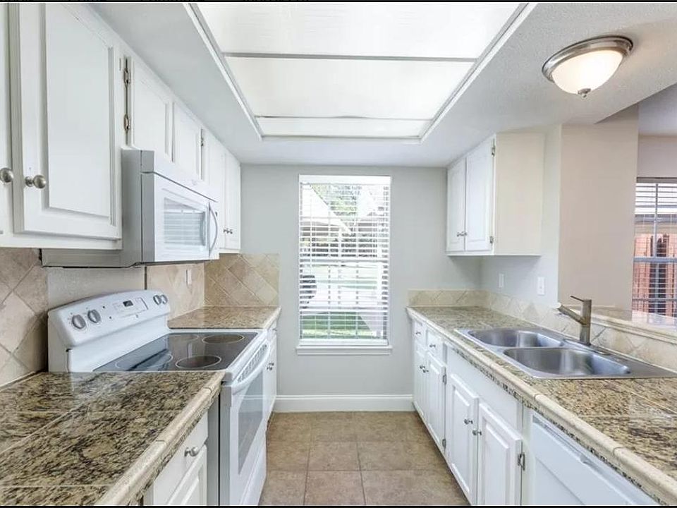 2nd image of 837 Creekside Dr