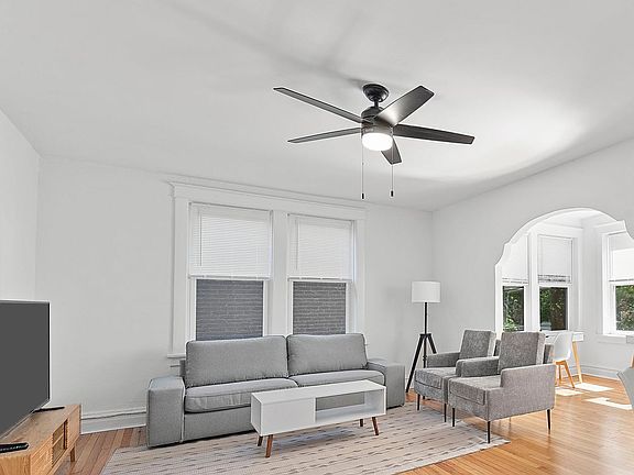 3rd image of 723 Interdrive St APT 3