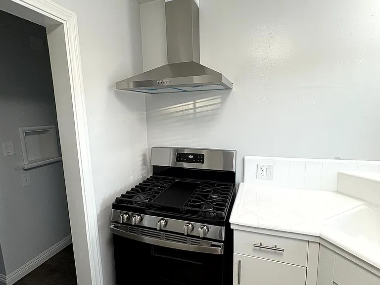 1112 S Atlantic Blvd #J — Photo 12