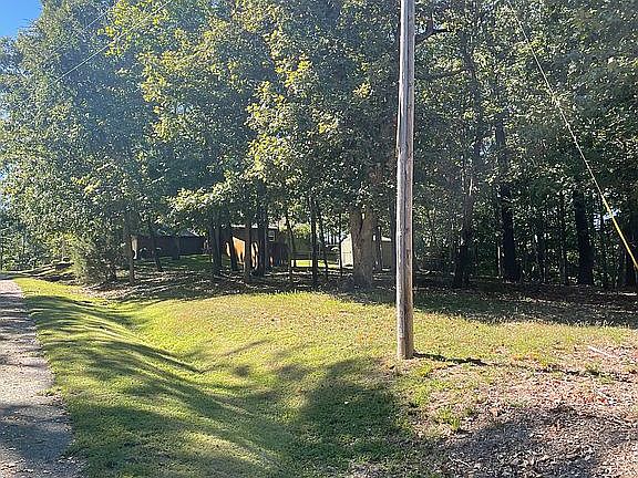2nd image of 18 Kenninghall Ln