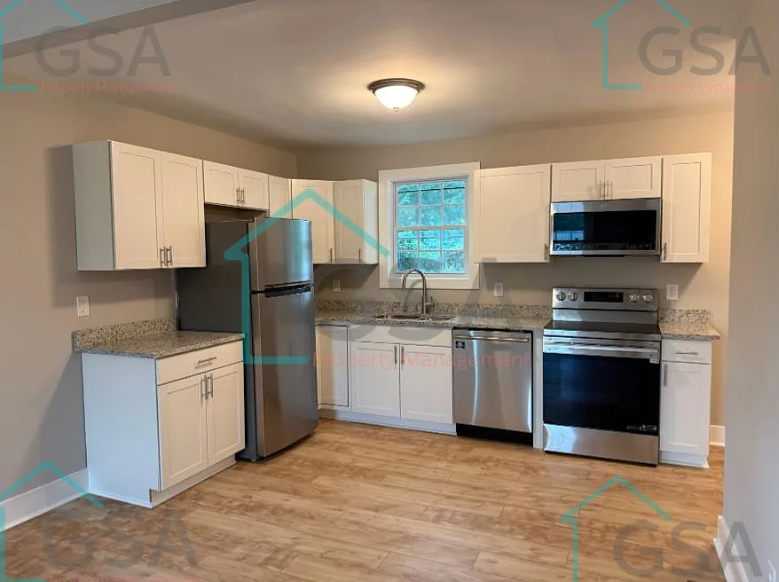 3 bed, 1014 sqft, $1,400 — Photo 3