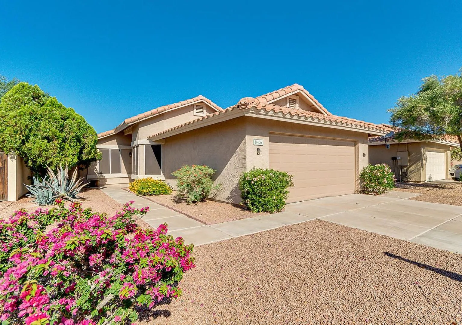 **Excellent 2 Bedroom/2 Bathroom Home With Mountain Views (Ray Rd & Ranch Cir)** — Photo 1