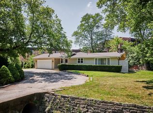 1900 Rancho Ln, Des Plaines, IL 60016
