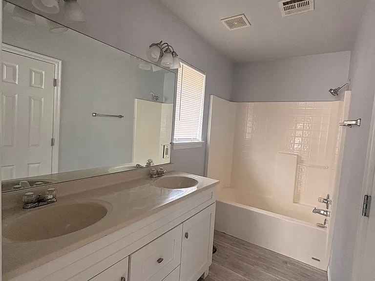 11210 Queen Anne Ave — Photo 11
