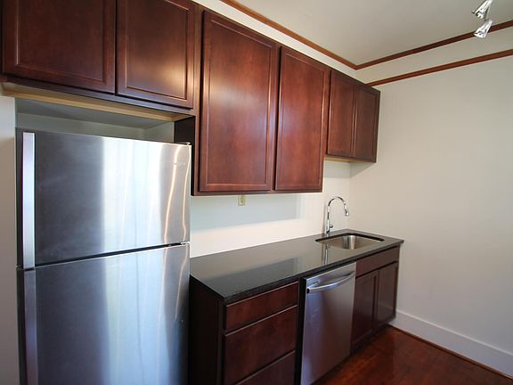 2nd image of 2024 Marengo St #8