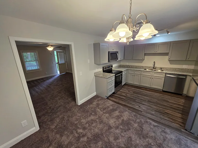 609 N Main St #609 — Photo 12