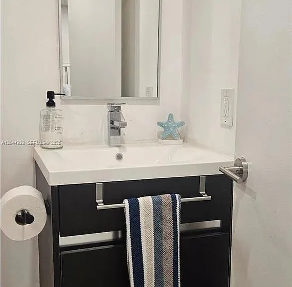 144 NW 7th Ave #2 — Photo 4