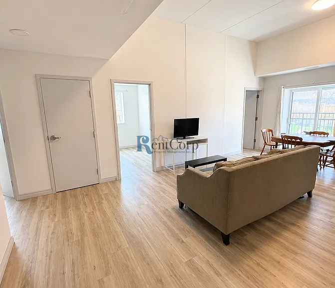 269 Sunview St #101 — Photo 3