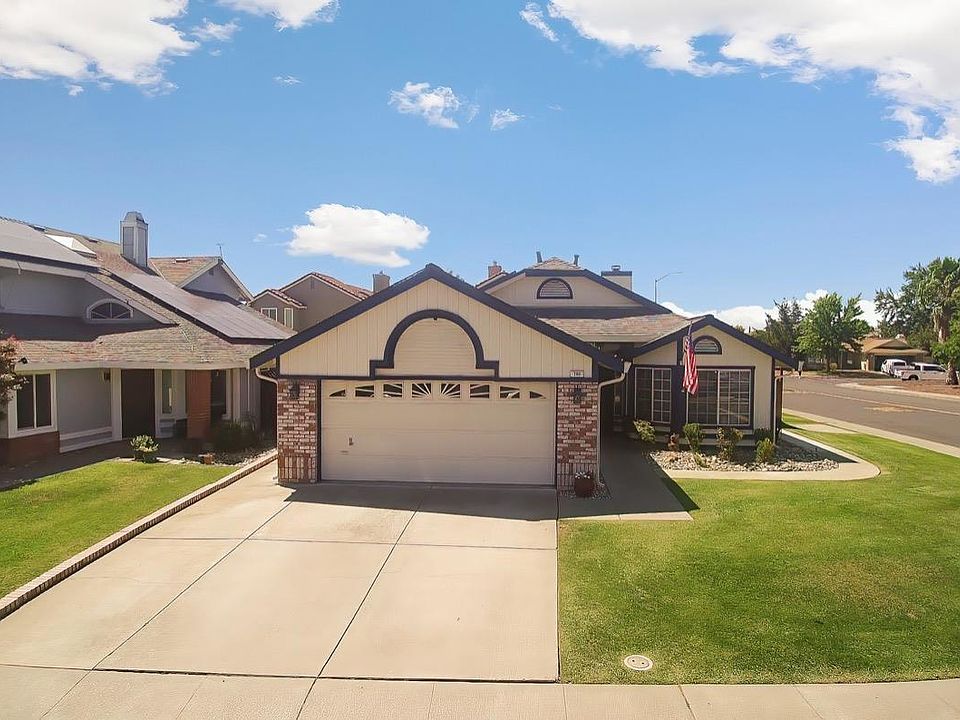 1st image of 700 Bluebird Dr