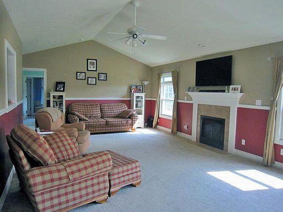 2nd image of 71043 Foxcreek Blvd