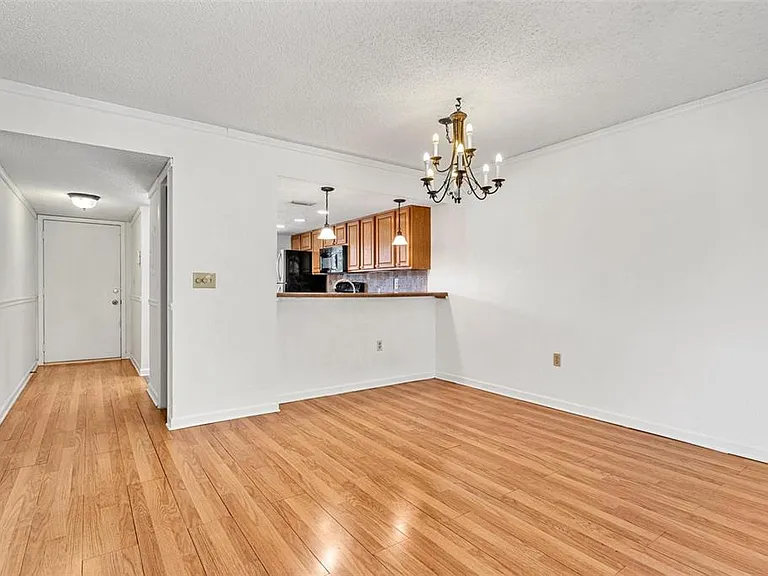 108 Woodlands Ct #108 — Photo 8